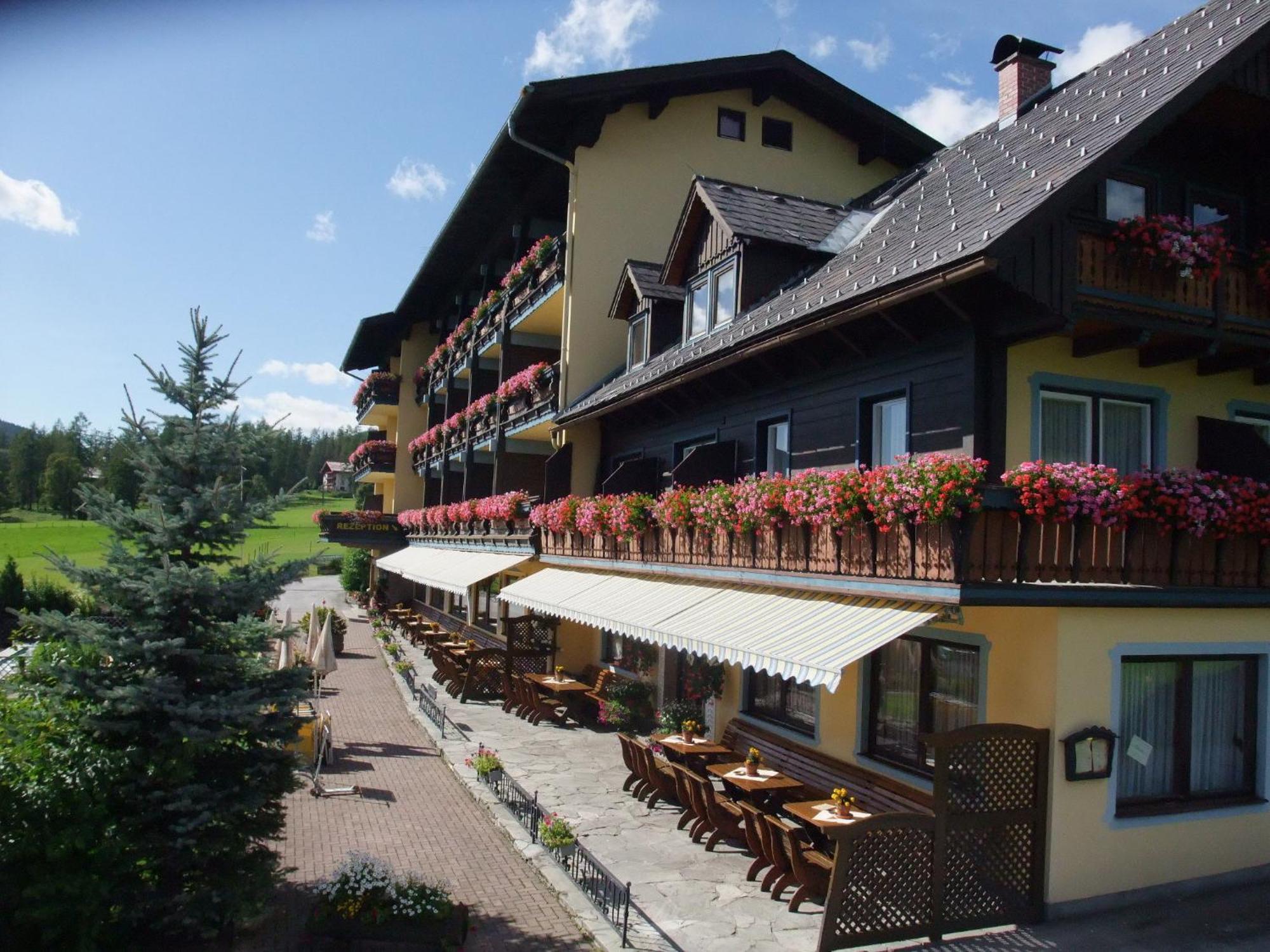Ferienhotel Knollhof 람자우 암 다흐스타인 외부 사진